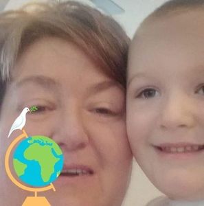 Meet your Posher, Debbie